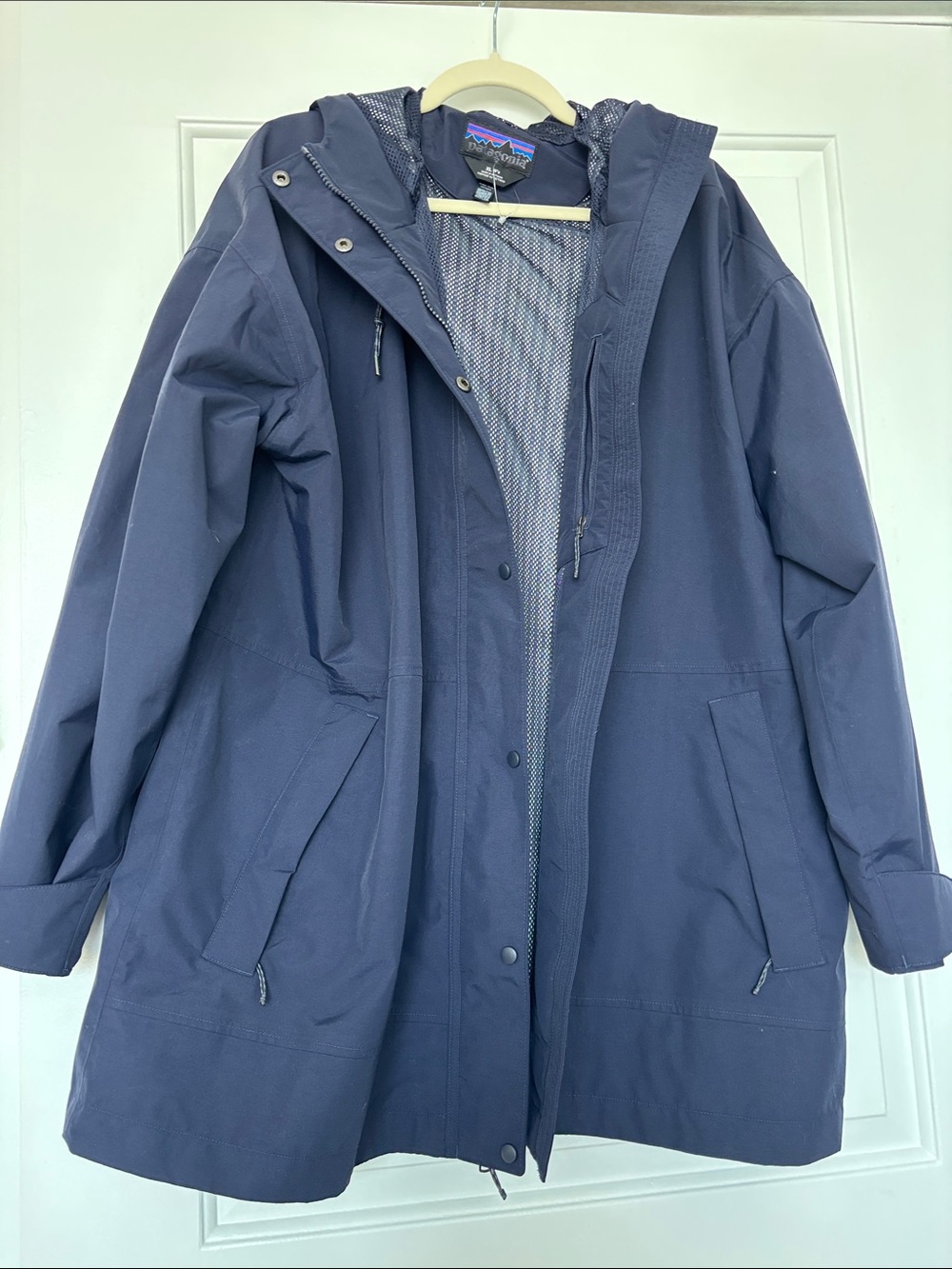 NWOT Patagonia Everyday Rain Jacket in Sunken Blue